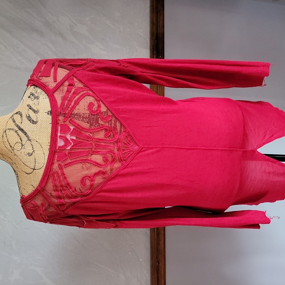 Free people L red with v mesh and cut out embroidery as well as on sleeves